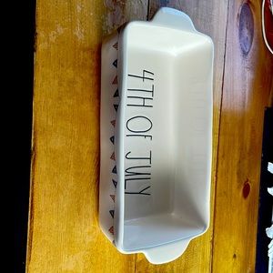 **Rare** Rae Dunn 4th of July pennant flag casserole dish NWOT